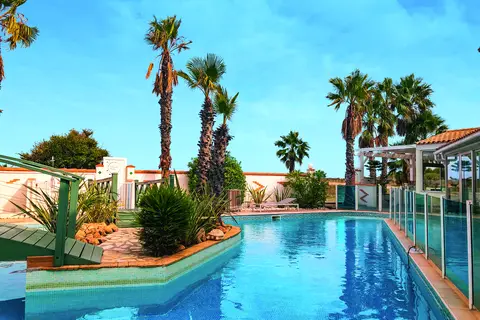 Hotel Les Bulles De Mer in Saint-Cyprien