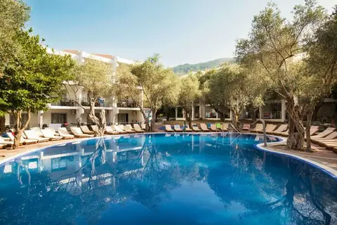 Vile Oliva Petrovac in Petrovac centar
