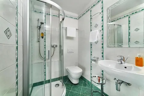 Green Garden Hotel in Praag — foto 11