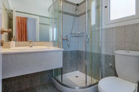 Sunrise Beach Suites in Αζόλιμνος — foto 13