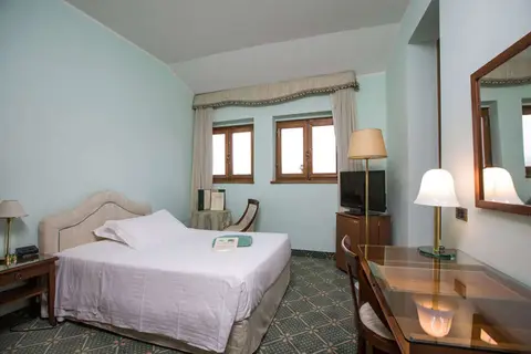 Hotel Villa San Lucchese in Poggibonsi — foto 2
