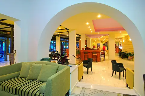 Santa Marina Beach Hotel in Agia Marina — foto 16