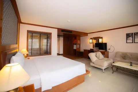Baumanburi in Patong, foto 18