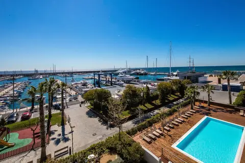 Atenea Port Barcelona Mataró in Mataró — foto 27