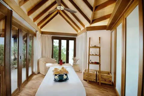 Makunudu Island Resort in Main Restaurant and Bar, foto 7