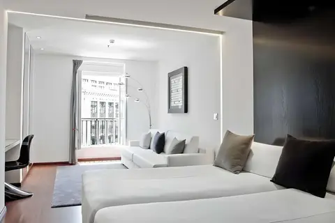 Regina in Madrid — foto 3