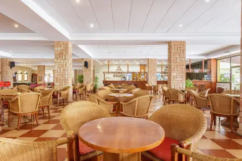 Best Alcázar Hotel & Apartamentos in Almuñécar — foto 20