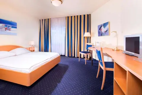 Tryp by Wyndham Lubeck Aquamarin Hotel in Lübeck — foto 20