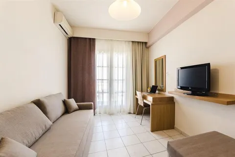 Nereides Hotel in Patitiri — foto 9