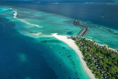 Four Seasons Resort Maldives at Landaa Giraavaru in Landaa Giraavaru