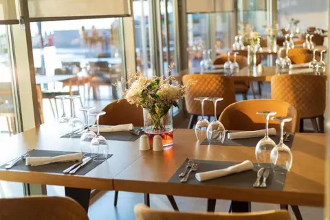 AMH Hotel Durres in Durres — foto 7