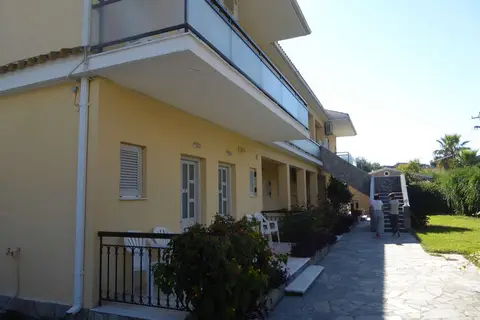 Dimitra Apartments in Γουβιά — foto 3