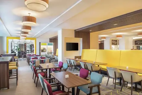 Hampton by Hilton Dubai Airport Hotel in Dubai — foto 6