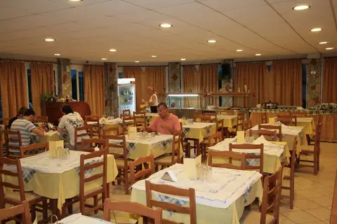 Village Inn Studios & Appartementen in Laganas Municipal Unit, foto 24