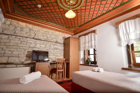 Hotel Kalemi 2 in Gjirokastra — foto 19