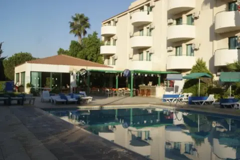 Mandalena Hotel Apartments in Παραλίμνι — foto 5