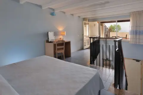 Cala della Torre Club Hotel in La Caletta — foto 6