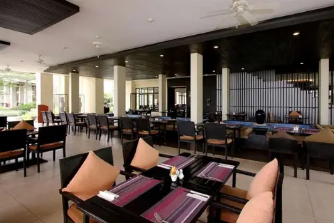 Apsara Beachfront Resort & Villa in คึกคัก — foto 12