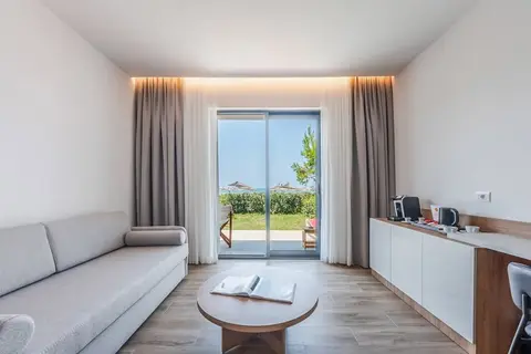 Sol Tropikal Durres in Durrës — foto 30