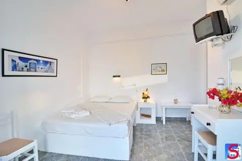 Soultana Rooms & Apartments in Πολλώνια — foto 8