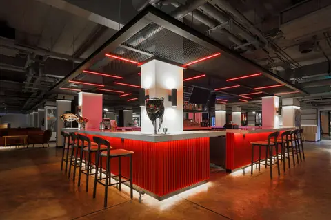 Radisson RED Phuket Patong Beach in Patong Beach, Kathu — foto 7