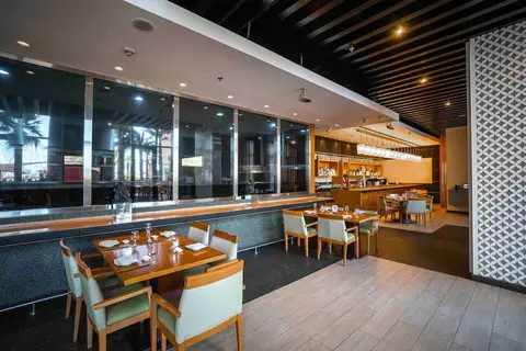 Amwaj Rotana in JB Gastropub — foto 6