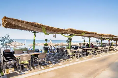 Thalassies Nouveau in Λιμενάρια — foto 12