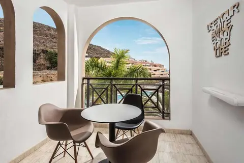 Saint George Aparthotel in Arona — foto 7