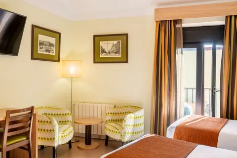 Hostal Ballesta in Madrid — foto 29