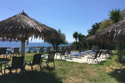 Vassilias Beach in Αχλαδιάς — foto 14