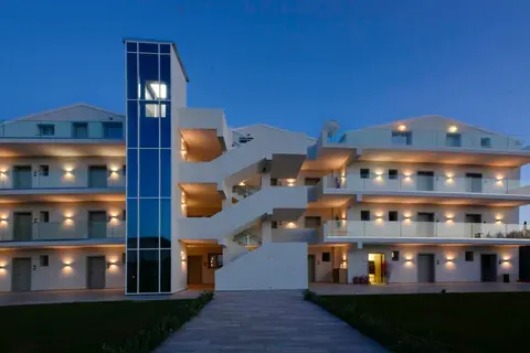 V Luxury Suites in Korfoe