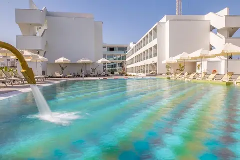 Nicholas Color Hotel in Ayia Napa — foto 7