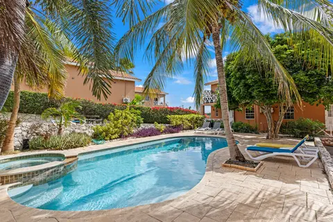 Curinjo Resort in Carawaraweg