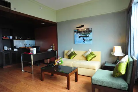 Ramada Plaza by Wyndham Menam Riverside in Bangkok — foto 11