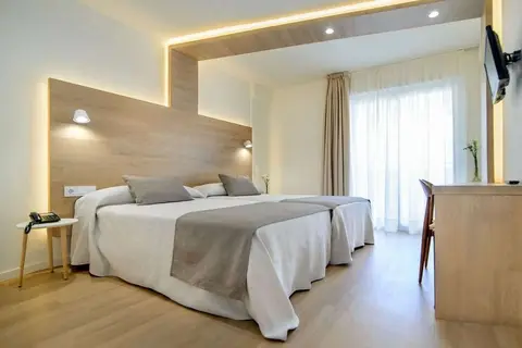 Hotel Carlos I in Benidorm — foto 27