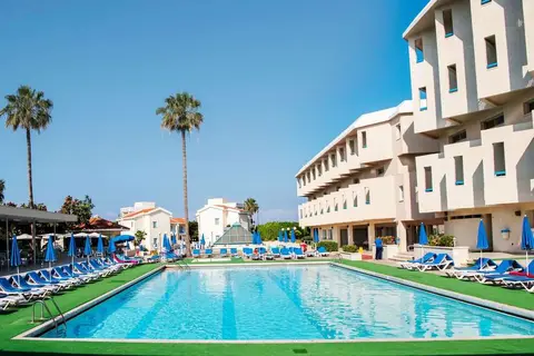 Kissos Hotel in Paphos — foto 11