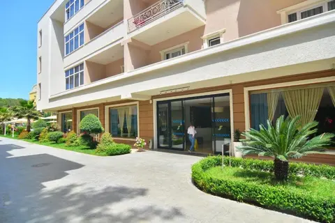 Sandy Beach Resort in Golem — foto 16
