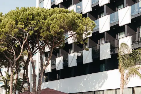 Royal G MAX in Durres — foto 3