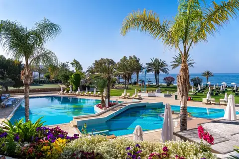 Constantinou Bros Athena Royal Beach Hotel in Paphos — foto 3