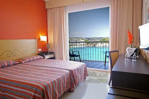Club Hotel Aguamarina in es Mercadal — foto 12