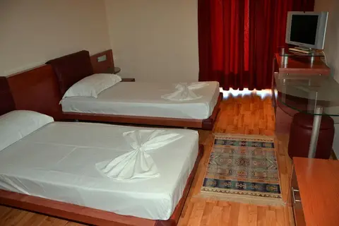 Brilant in Sarandë — foto 22