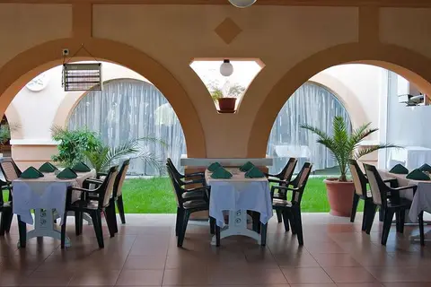 Hotel Holiday Village in Флора — foto 7