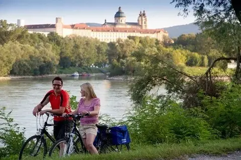 Fietsen langs de parels van de Donau in Oostenrijk — foto 2