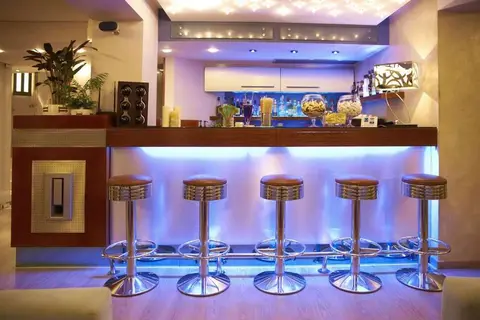 Tropical Hotel in Δήμος Αλίμου — foto 5