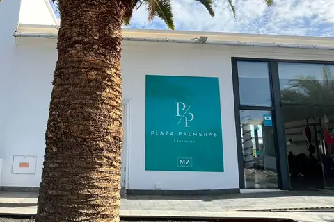 Plaza Palmeras in Puerto del Carmen — foto 15