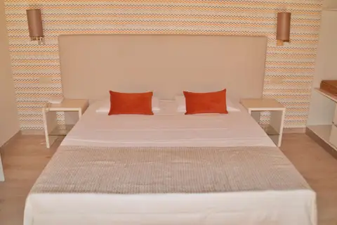 Hotel Ouril Julia in Santa Maria — foto 9