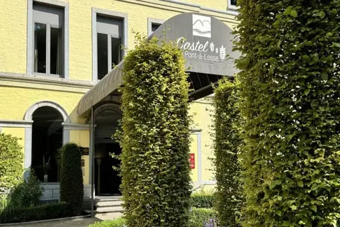 Castel de Pont-à-Lesse foto 16