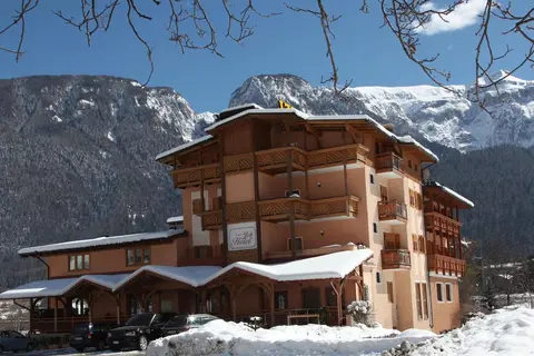 Hotel Job in Dimaro Folgarida