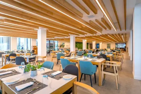 Radisson Larnaca Beach Resort in Ορόκλινη — foto 8