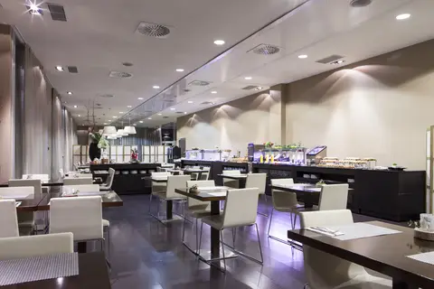 Hotel Diagonal Plaza in Zaragoza — foto 21